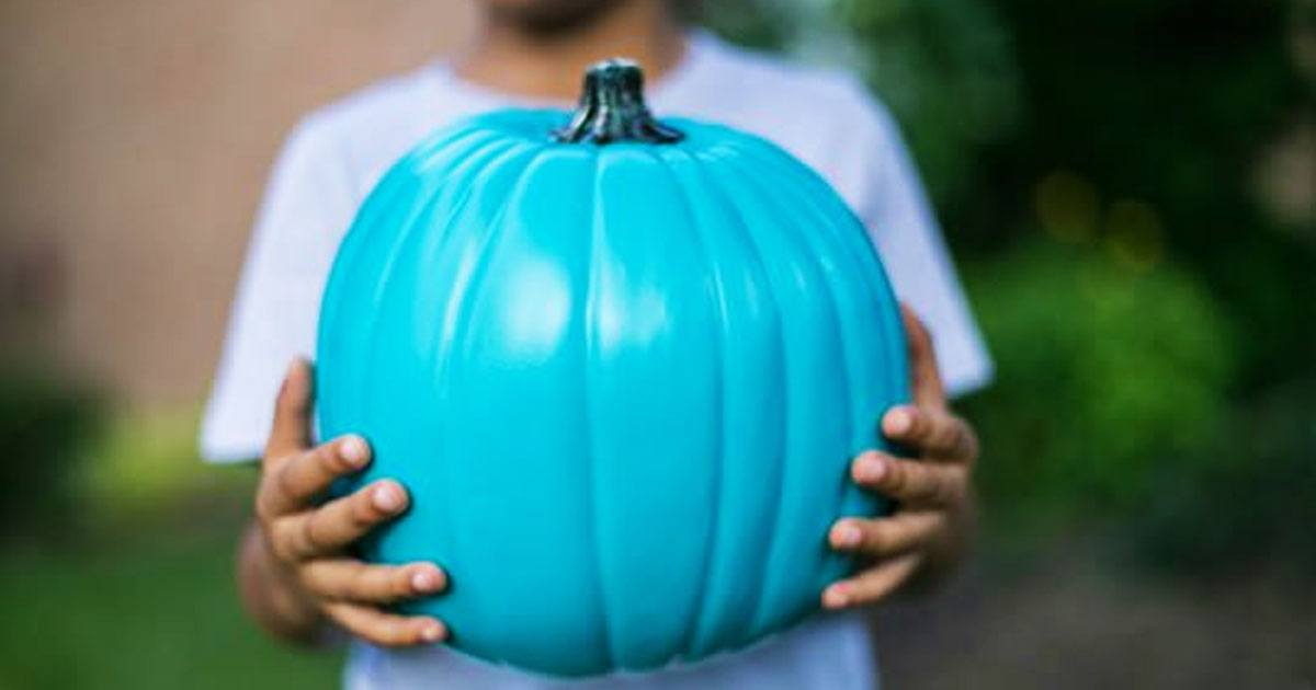 Here s What A Teal Pumpkin On A Doorstep Means On Halloween