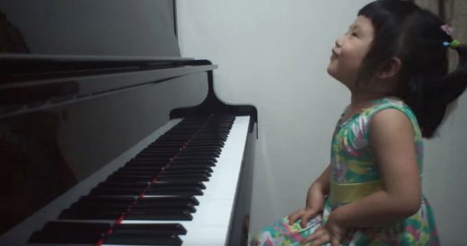 Cute 3-Year-Old Smiles At Piano And Floors Everyone With Her Talent