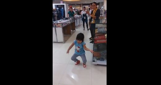 Cashier Challenges Toddler To A Dance Off And 4-Year-Old Brings It