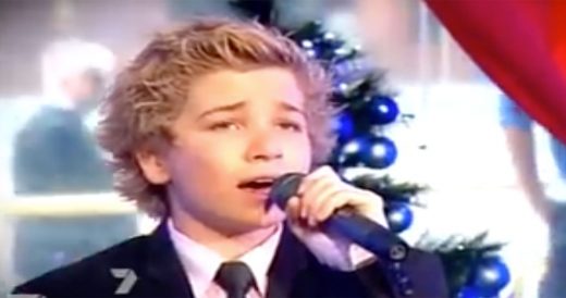 12-Years-Old Boy Begins To Sing “Hallelujah” And Audience Goes Hauntingly Si...