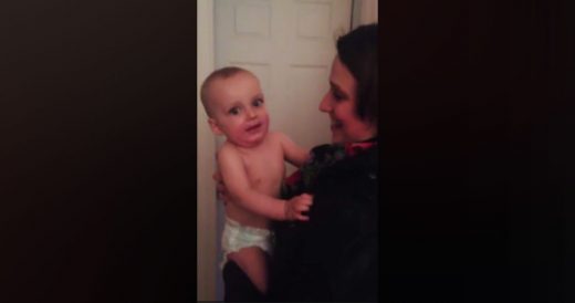 Baby Reacts To Seeing Mom’s Twin For The First Time