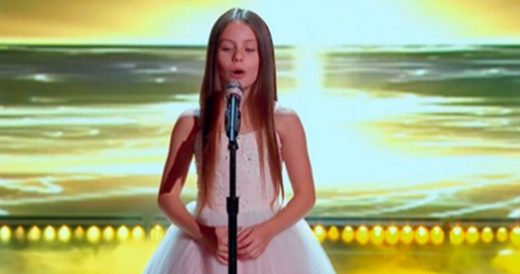 Tiny 10-Year-Old Takes Centre Stage, Sings Opera And Floors Everyone In The Audi...