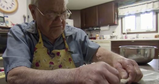 98-Year-Old Man Spends All Day In The Kitchen After Losing His Wife Of 72 Years