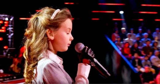 Talented Young Girl Sings “Fight Song”