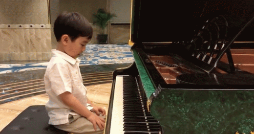 5-Year-Old Piano Prodigy Rehearses For Recital