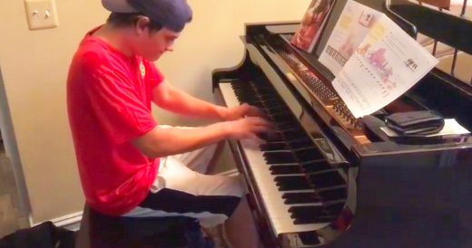 Pizza Delivery Guy Plays Customer’s Piano