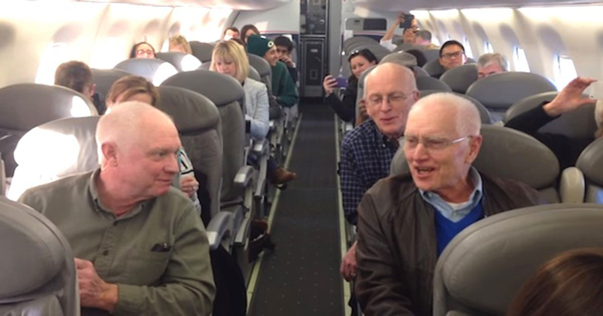 Plane Gets Stuck On Runway So Passengers Start To Sing In Unison ...