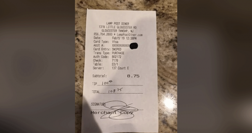 Generous Cop Leaves Pregnant Waitress $100 Tip And Kind Message On Receipt