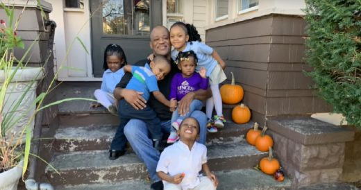 Single Dad Adopts Five Young Children To Ensure They All Get To Stay Under The S...