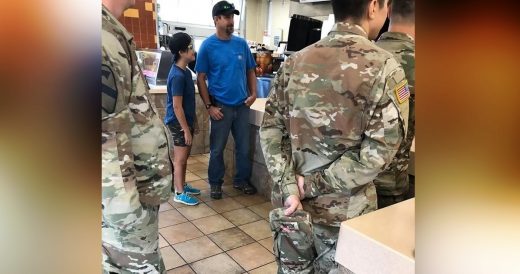 Generous Man Cuts In Line At A Restaurant To Pay For A Dozen Soldiers’ Meals