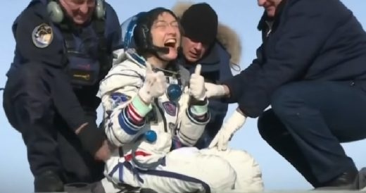 Female NASA Astronaut Returns To Earth After An 11-Month Space Mission And Break...