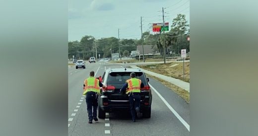 Friendly First Responders Push Family Van To Gas Station To Pay For Their Fuel A...