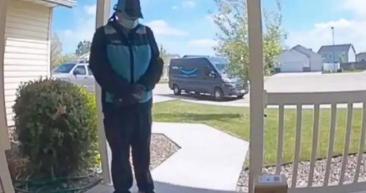 Doorcam Secretly Captures Amazon Delivery Driver Praying For Baby At High Risk O...