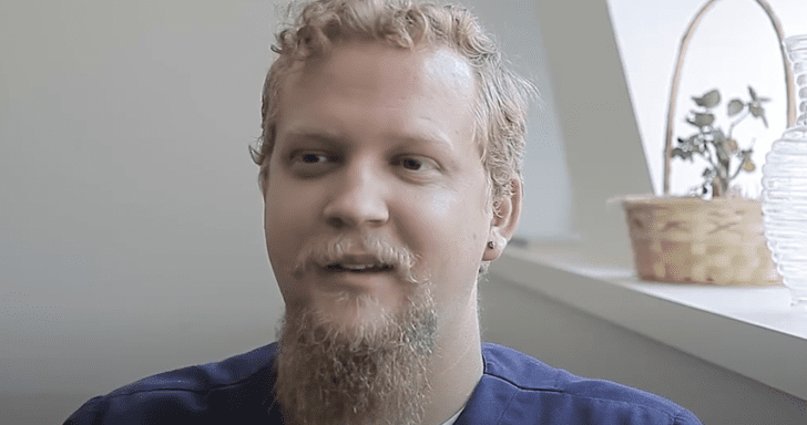 Talented Nurse Fills The Hospital Halls With His Singing