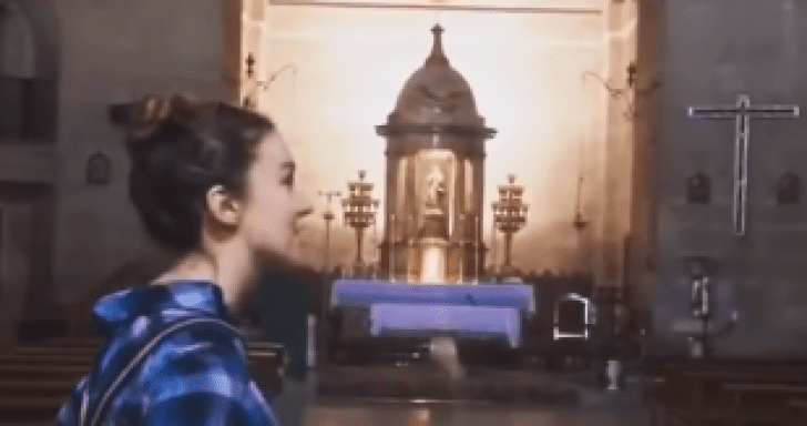 Talented Woman Fills Cathedral With Her Singing